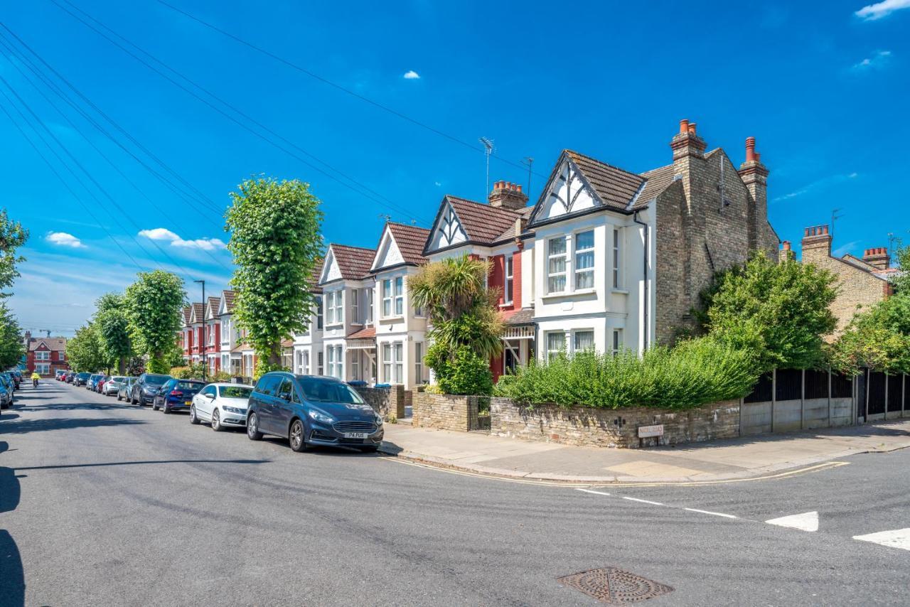 Homely 4-Bedroom Home With 2 Baths & Free Parking London Eksteriør bilde