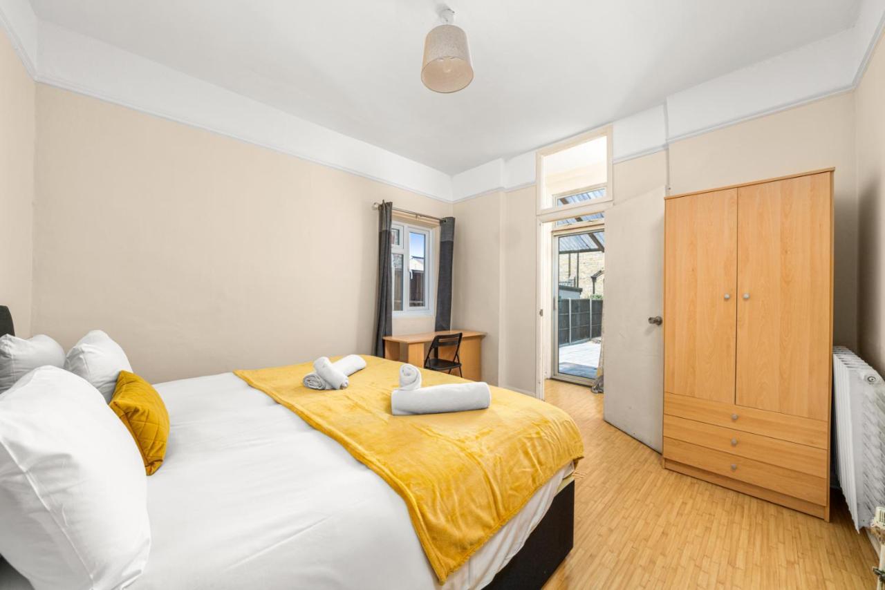 Homely 4-Bedroom Home With 2 Baths & Free Parking London Eksteriør bilde