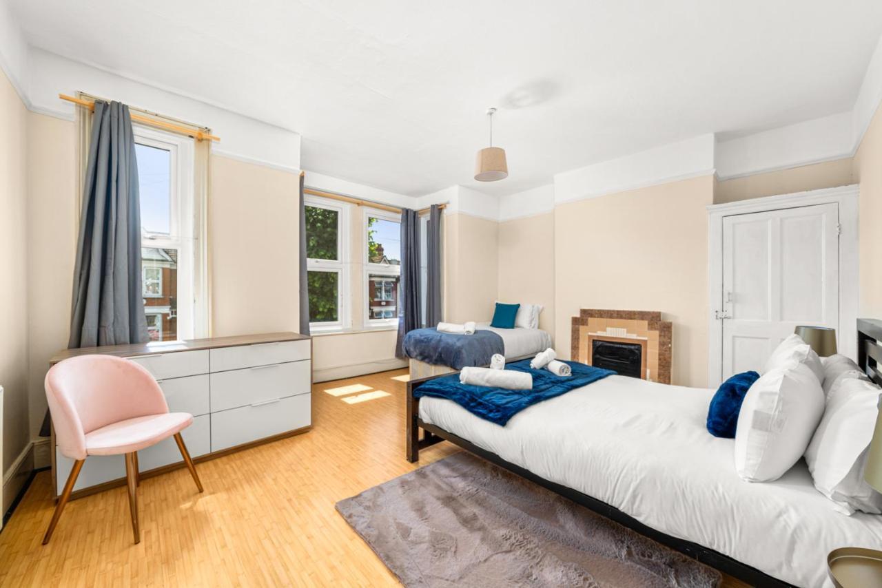 Homely 4-Bedroom Home With 2 Baths & Free Parking London Eksteriør bilde